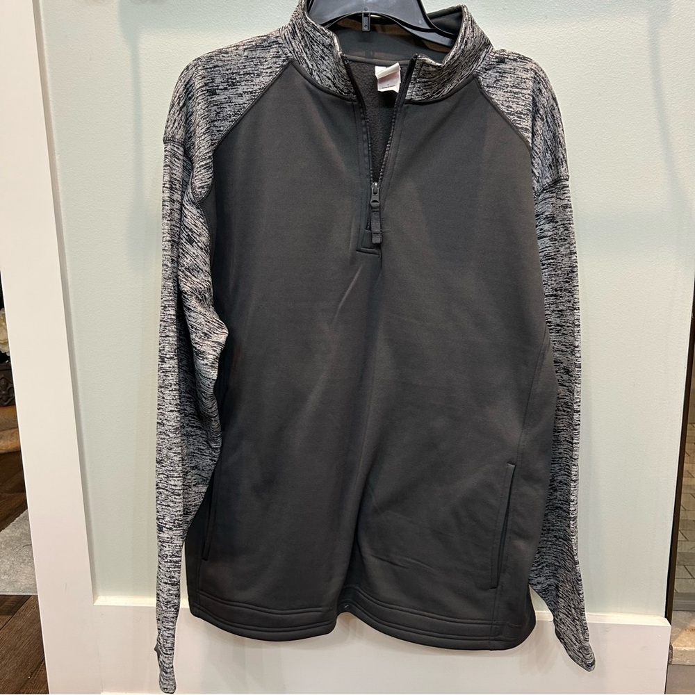 Men’s Gray and Black Quarter-Zip Pullover Large